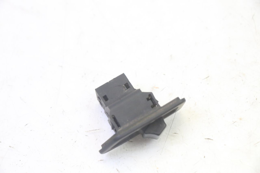 photo de COMANDO LUCI DI EMERGENZA YAMAHA X-MAX XMAX 250 (2006 - 2009)