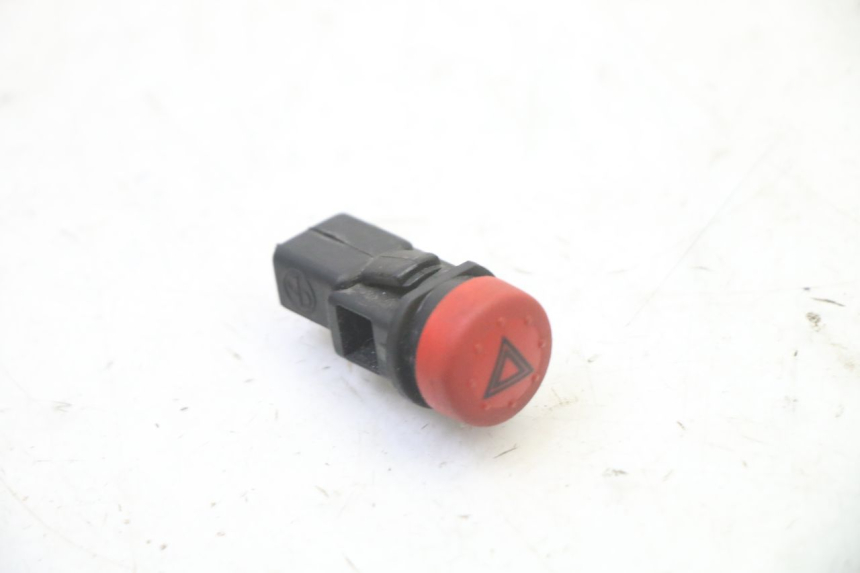 photo de COMANDO LUCI DI EMERGENZA PIAGGIO X9 EVOLUTION 125 (2003 - 2007)
