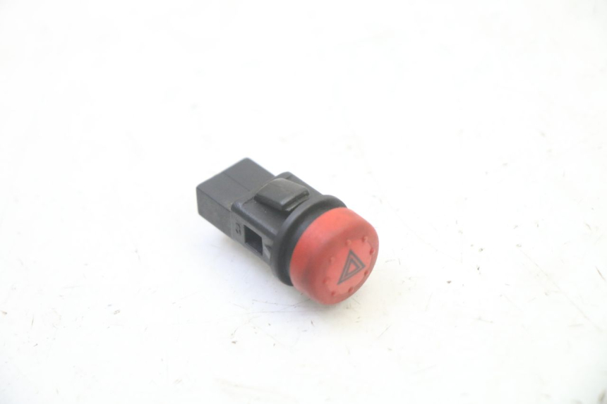 photo de COMANDO LUCI DI EMERGENZA PIAGGIO X9 EVOLUTION 125 (2003 - 2007)