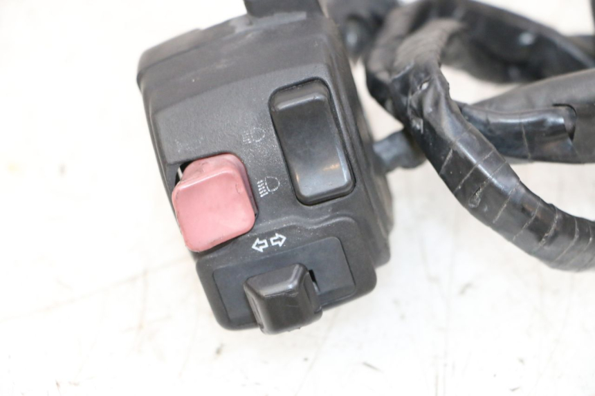 photo de Leva sinistra MBK BOOSTER SPIRIT NAKED 50 (2004 - 2017) - Caratteristiche distintive