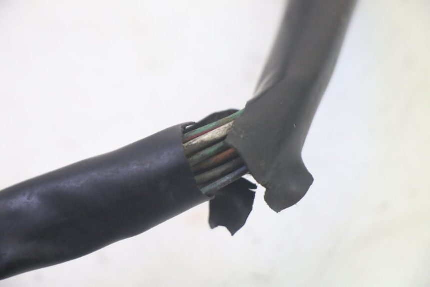 photo de COMMUTATORE SINISTRO SUZUKI BURGMAN EXECUTIVE ABS 650 (2006 - 2012) - Ricambio usato controllato