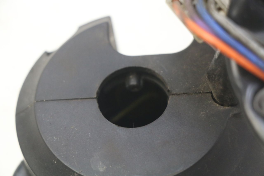 photo de MANUBRIO SINISTRO PEUGEOT CITYSTAR 125 (2011 - 2017)