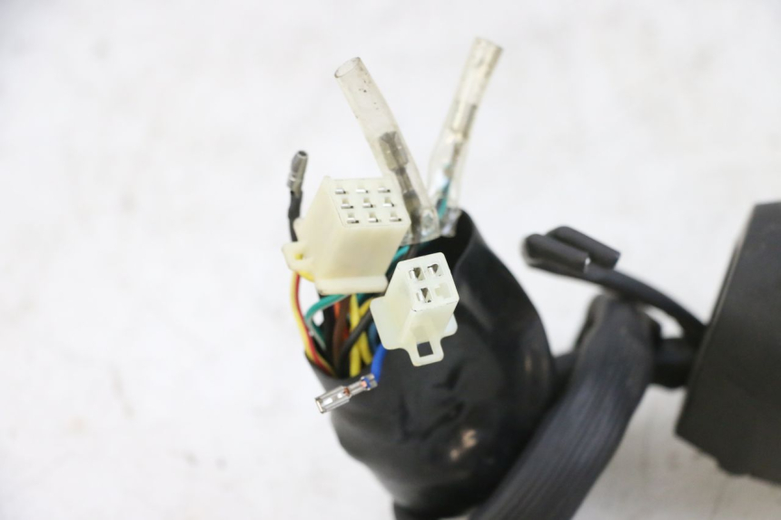 photo de COMMUTATORE SINISTRO KSR CODE 125 (2018 - 2020) - Dettagli dei punti di fissaggio