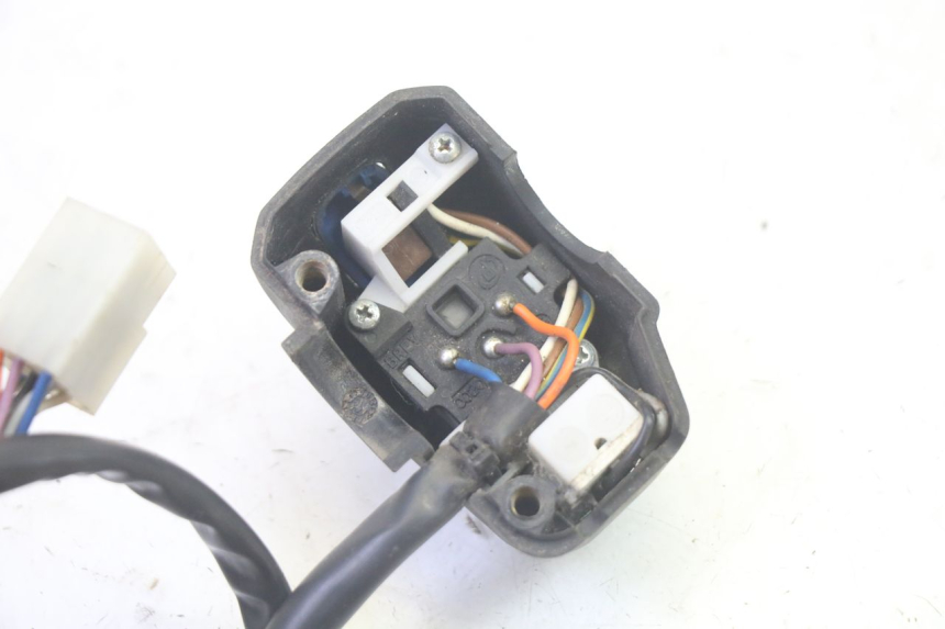 photo de COMANDO SINISTRO PEUGEOT ELYSEO 125 (1999 - 2004) - Primo piano tecnico