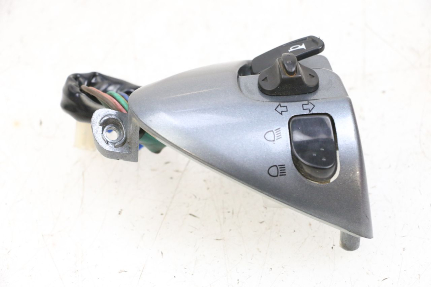 photo de COMMUTATORE SINISTRO MBK FLAME X 125 (2007 - 2016) - Primo piano tecnico