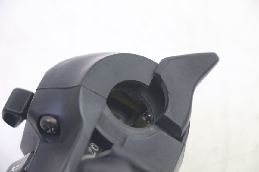 photo de COMMUTATORE SINISTRO SUZUKI GSF N BANDIT 600 (1996 - 1999) - Primo piano tecnico