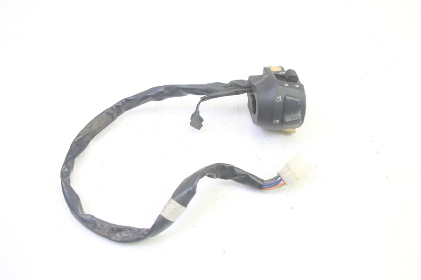 photo de COMMUTATORE SINISTRO SYM GTS EVO 125 (2009 - 2013) - Altra angolazione