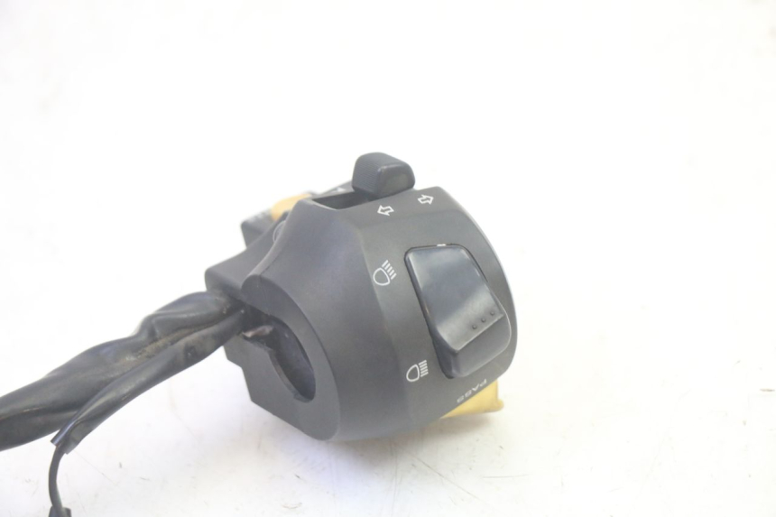 photo de COMMUTATORE SINISTRO SYM GTS EVO 125 (2009 - 2013) - Primo piano tecnico