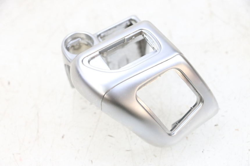 photo de COMMUTATORE SINISTRO PIAGGIO MP3 HPE 300 (2019 - 2026) - Dettagli dei punti di fissaggio