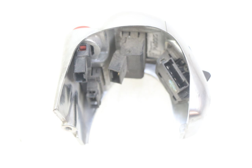 photo de MANUBRIO SINISTRO PIAGGIO MP3 125 (2006 - 2014)