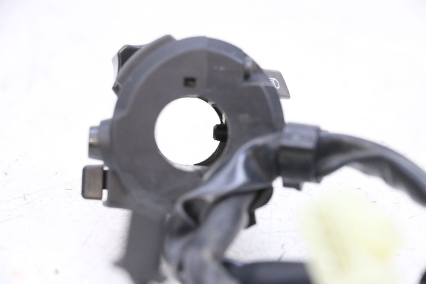 photo de COMMUTATORE SINISTRO YAMAHA MT-07 MT07 ABS 700 (2018 - 2020) - Primo piano tecnico