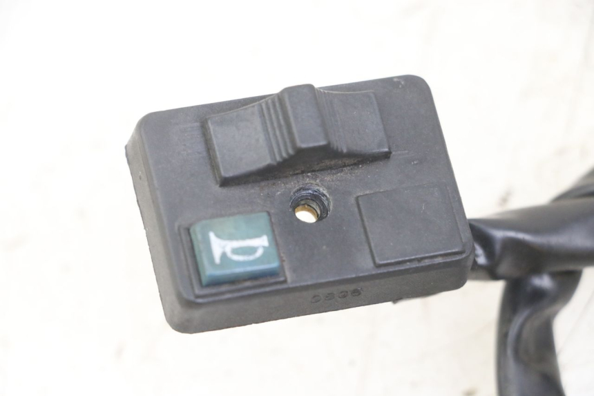 photo de COMMUTATORE SINISTRO PEUGEOT LUDIX ONE 50 (2005 - 2008)