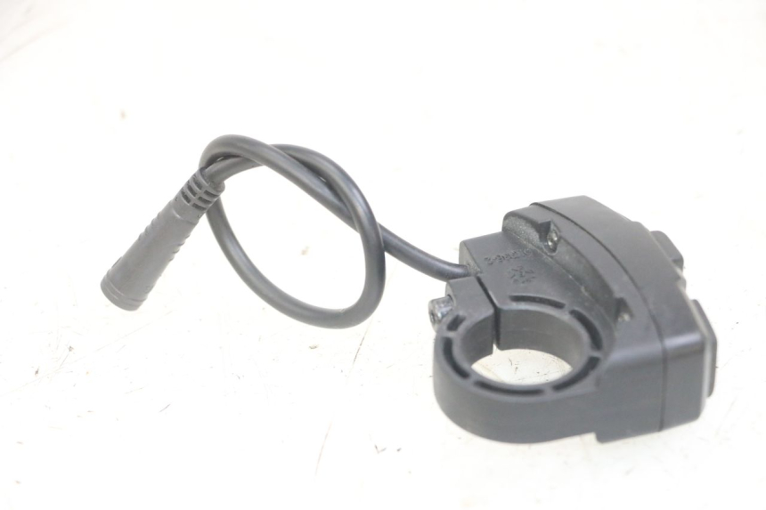 photo de COMANDO SINISTRO NAMI STELLAR 1 - Primo piano tecnico