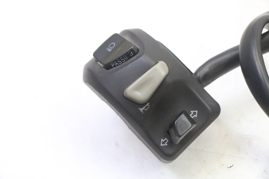 photo de COMMUTATORE SINISTRO PEUGEOT STREETZONE I 2T 50 (2018 - 2020)