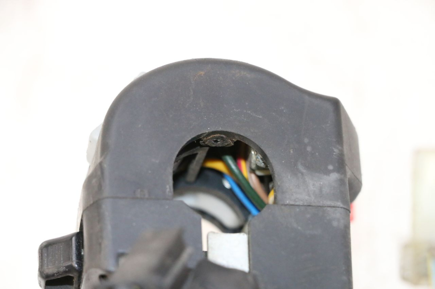 photo de MANUBRIO SINISTRO YAMAHA TDM ABS 900 (2002 - 2014)
