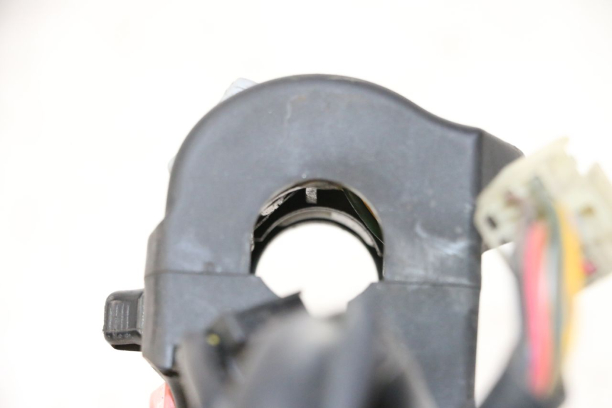 photo de MANUBRIO SINISTRO YAMAHA TDM ABS 900 (2002 - 2014)