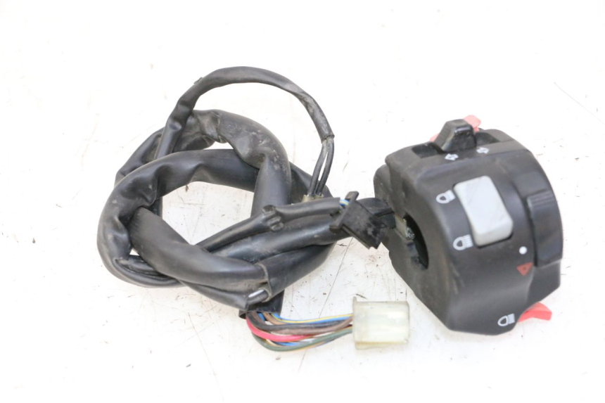 photo de MANUBRIO SINISTRO YAMAHA TDM ABS 900 (2002 - 2014)