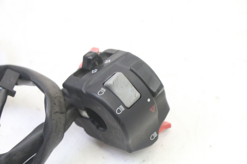 photo de MANUBRIO SINISTRO YAMAHA TDM ABS 900 (2002 - 2014)