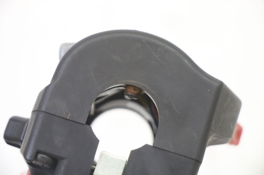 photo de MANUBRIO SINISTRO YAMAHA TDM ABS 900 (2002 - 2014)