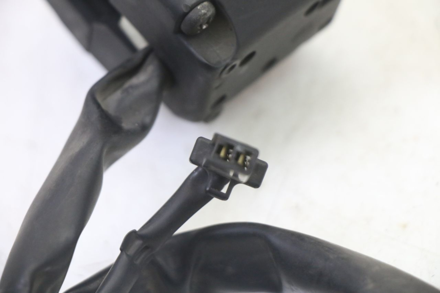 photo de MANUBRIO SINISTRO YAMAHA TDM ABS 900 (2002 - 2014)