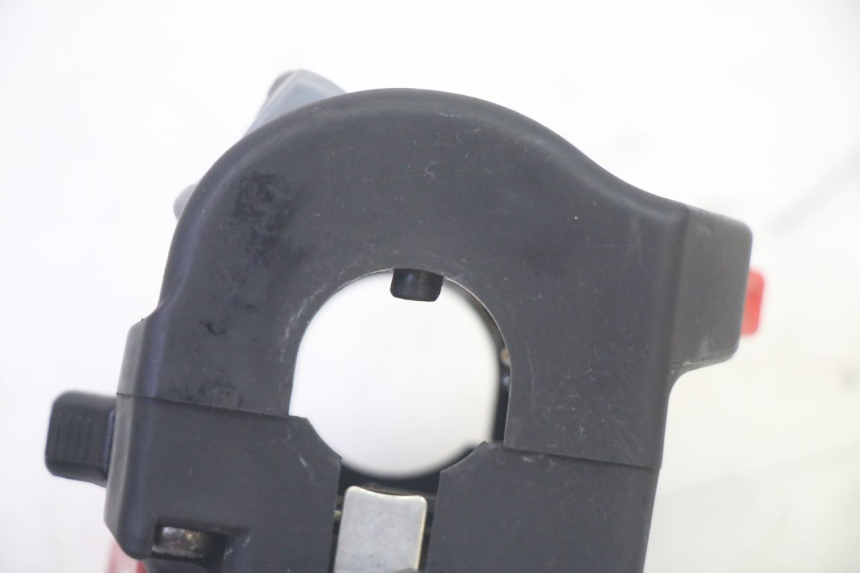 photo de COMMUTATORE SINISTRO YAMAHA TDM ABS 900 (2002 - 2014) - Stato della superficie e materiale