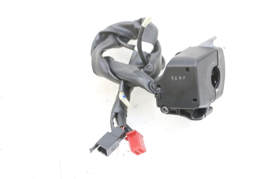 photo de COMMUTATORE SINISTRO YAMAHA TRICITY 300 (2020 - 2024) - Zoom sullo stato d'uso