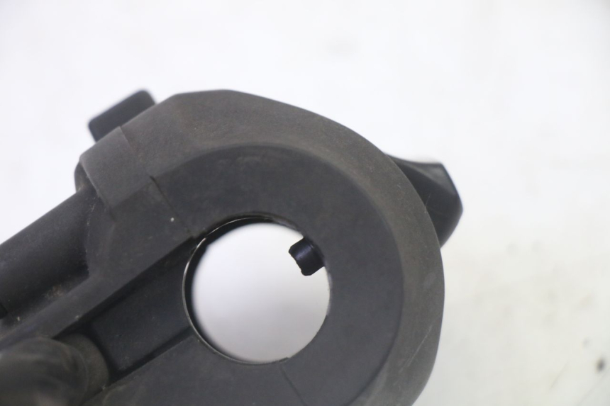 photo de MANUBRIO SINISTRO YAMAHA X-MAX XMAX 125 (2010 - 2014)