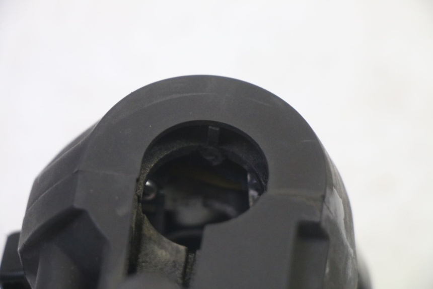 photo de MANUBRIO SINISTRO YAMAHA X-MAX XMAX 125 (2010 - 2014)