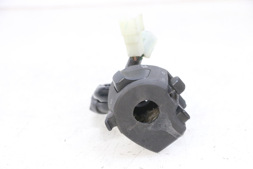 photo de MANUBRIO SINISTRO YAMAHA X-MAX XMAX 125 (2010 - 2014)