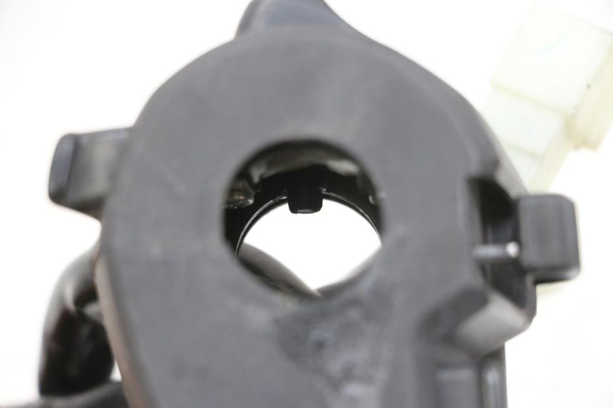 photo de MANUBRIO SINISTRO YAMAHA X-MAX XMAX 125 (2010 - 2014)