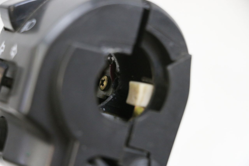 photo de COMMUTATORE SINISTRO KAWASAKI ZR 7 750 (1999 - 2001) - Dettaglio del componente