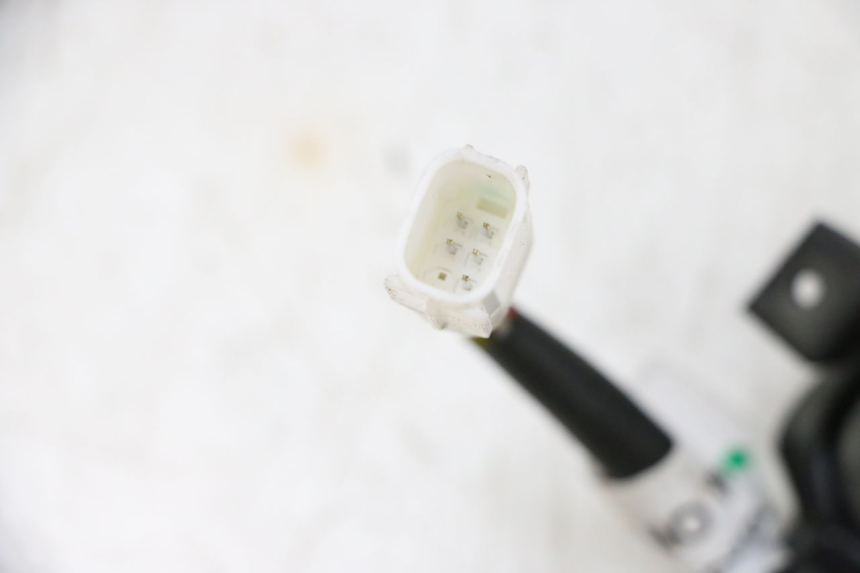 photo de COMMUTATORE PIAGGIO MP3 HPE 300 (2019 - 2026) - Primo piano tecnico