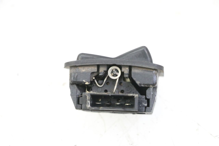 photo de COMANDO LUCI ALTE PEUGEOT TWEET 4T 50 (2018 - 2020)