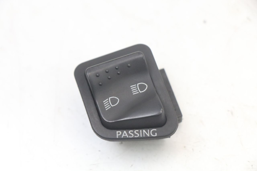 photo de COMMUTATORE LUCI PIAGGIO LIBERTY IGET 4T 50 (2021 - 2025)