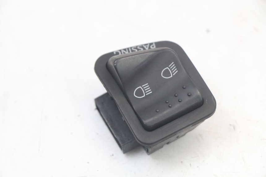 photo de COMMUTATORE LUCI PIAGGIO LIBERTY IGET 4T 50 (2021 - 2025)