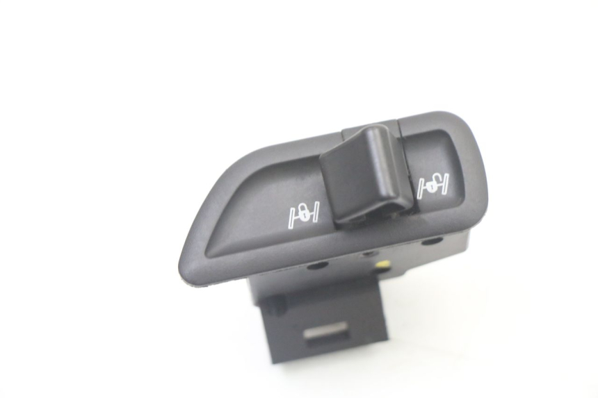 photo de COMMUTATORE ROLL LOCK PIAGGIO MP3 500 (2014 - 2016)