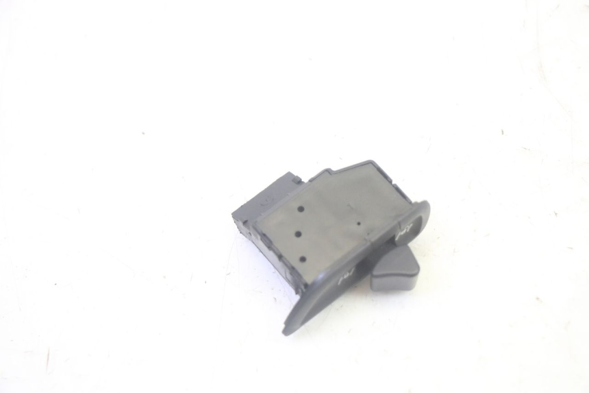 photo de COMMUTATORE ROLL LOCK PIAGGIO MP3 500 (2016 - 2018) - Dettaglio del componente