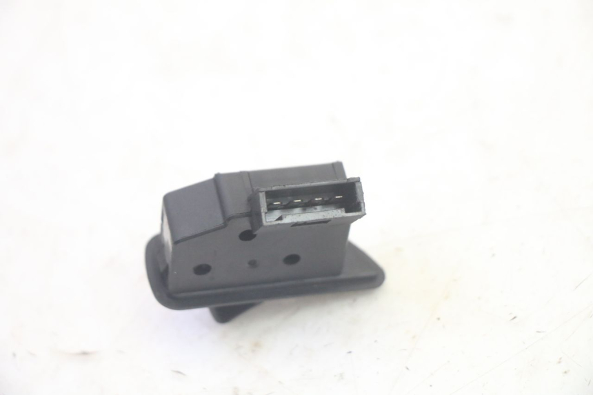 photo de COMMUTATORE ROLL LOCK PIAGGIO MP3 500 (2016 - 2018) - Altra angolazione