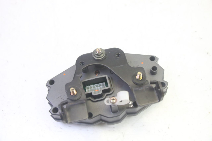 photo de CONTACHILOMETRI SYM CROX 4T 50 (2016 - 2023) - Stato della superficie e materiale