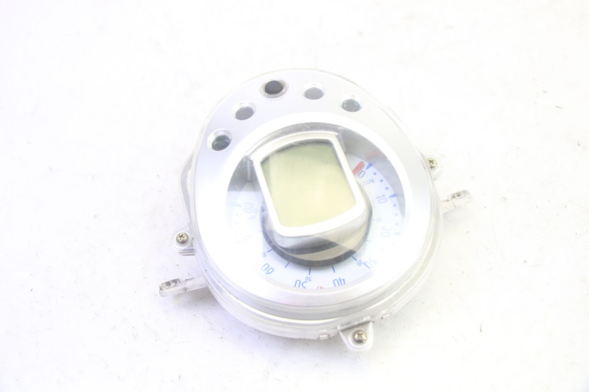 photo de CONTACHILOMETRI PEUGEOT DJANGO 4T 50 (2014 - 2019) - Primo piano tecnico