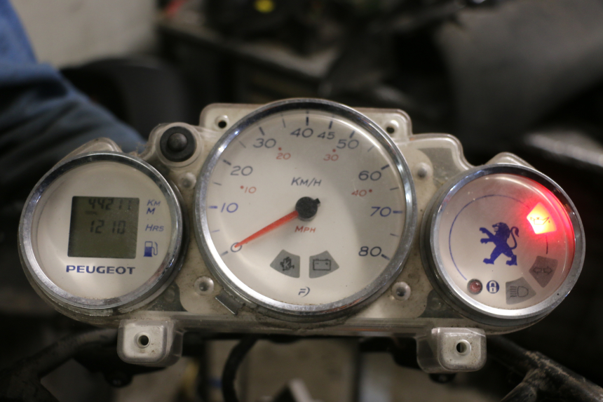 photo de CONTACHILOMETRI PEUGEOT ELYSTAR 50 (2002 - 2014)