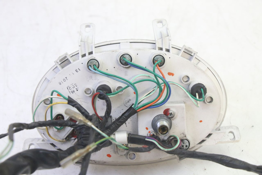 photo de CONTACHILOMETRI SYM FIDDLE 3 III 125 (2014 - 2020) - Stato della superficie e materiale