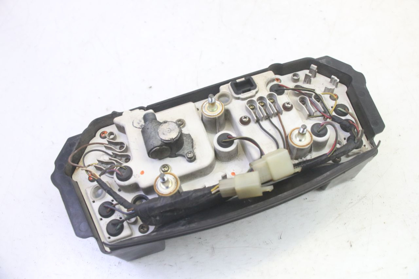 photo de CONTACHILOMETRI KAWASAKI GPX R WARBIRD 600 (1988 - 1993) - Primo piano ad alta risoluzione