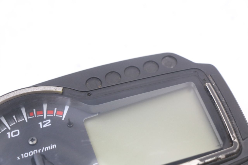 photo de CONTACHILOMETRI SUZUKI GSR 750 (2011 - 2017)