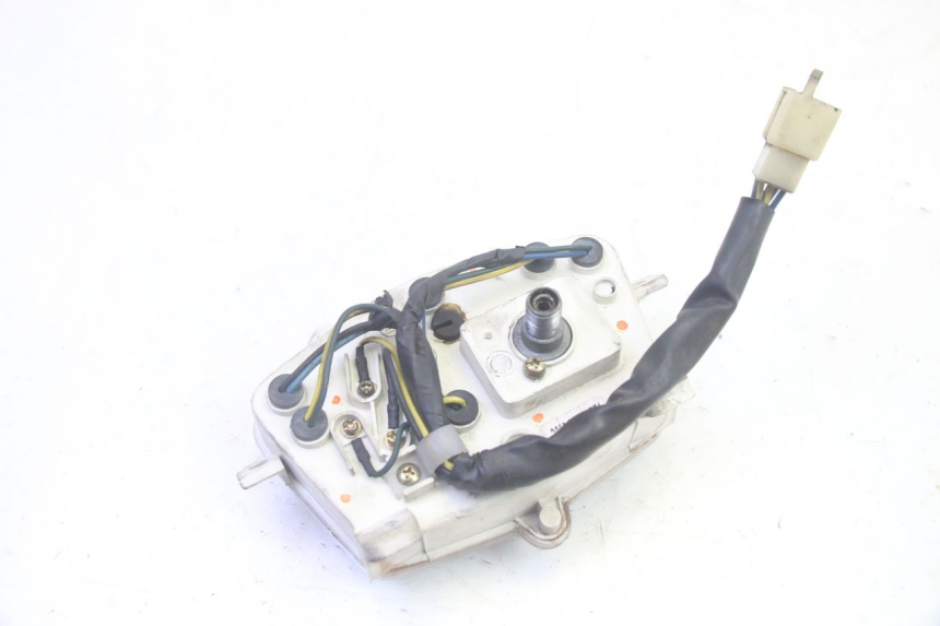 photo de CONTACHILOMETRI PEUGEOT KISBEE 4T 50 (2018 - 2022) - Dettagli dei punti di fissaggio