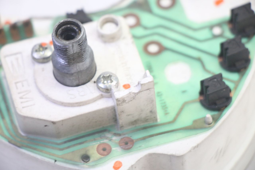 photo de CONTATORE PEUGEOT LUDIX 50 (2005 - 2007) - Stato della superficie e materiale