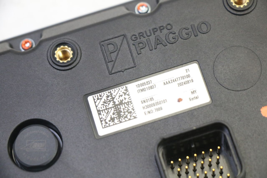 photo de CONTACHILOMETRI PIAGGIO MP3 HPE 310 (2024 - 2025)