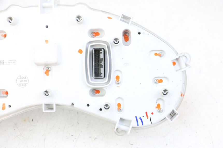 photo de CONTACHILOMETRI PIAGGIO MP3 HPE 300 (2019 - 2026) - Caratteristiche distintive