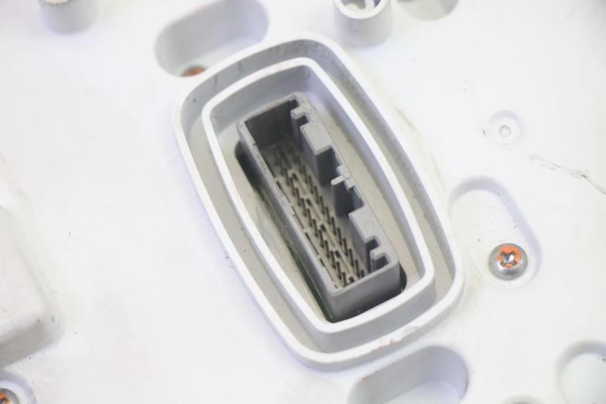 photo de CONTACHILOMETRI PIAGGIO MP3 500 (2016 - 2018) - Altra vista dell'articolo