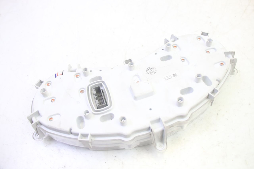 photo de CONTACHILOMETRI PIAGGIO MP3 500 (2016 - 2018) - Caratteristiche distintive